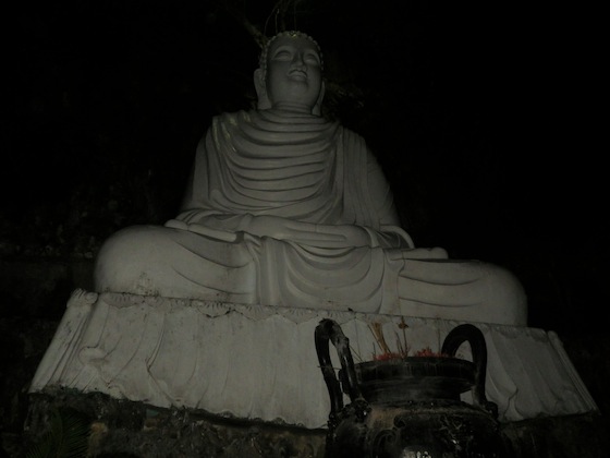 El gran Buda de las montañas de mármol