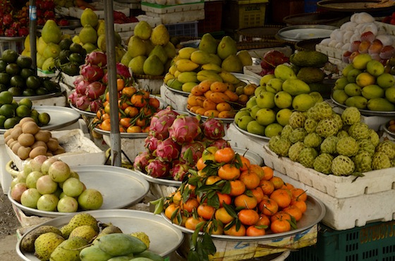 Fruta fresca en el marcado de Ha Tien