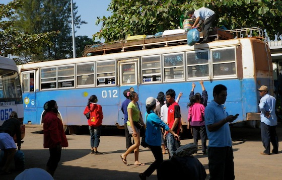 El autobús local que nos llevó de Vang Vieng a Vientiane