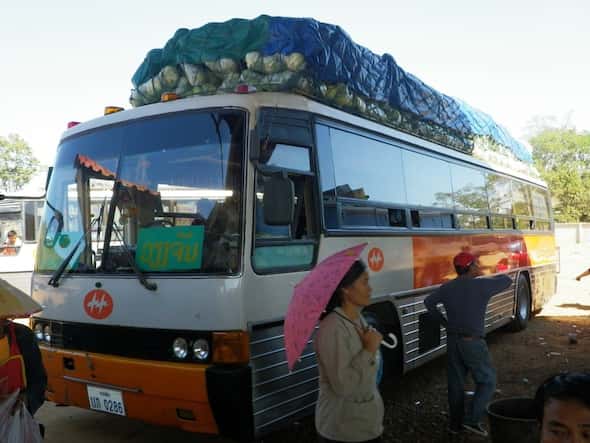 El autobús que nos llevó a Tha Khaek
