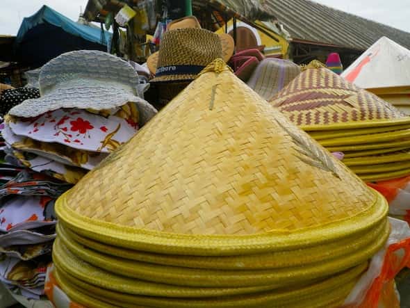 Sombrero vietnamita en Hoi An