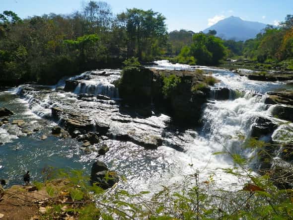 Catarata más próxima al pueblo de Tat Lo