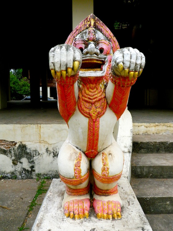 Estatua en un templo