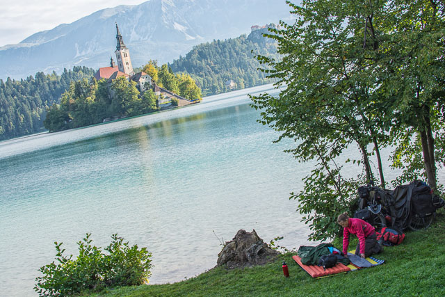Durmiendo al raso en el lago Bled